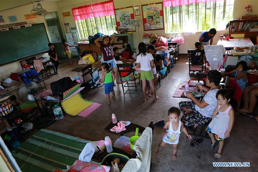 PHILIPPINES-ALBAY-MAYON VOLCANO-ERUPTION-EVACUATION CENTER