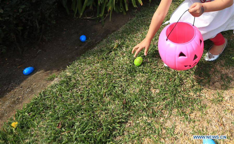 U.S.-LOS ANGELES-EASTER-EGG HUNT