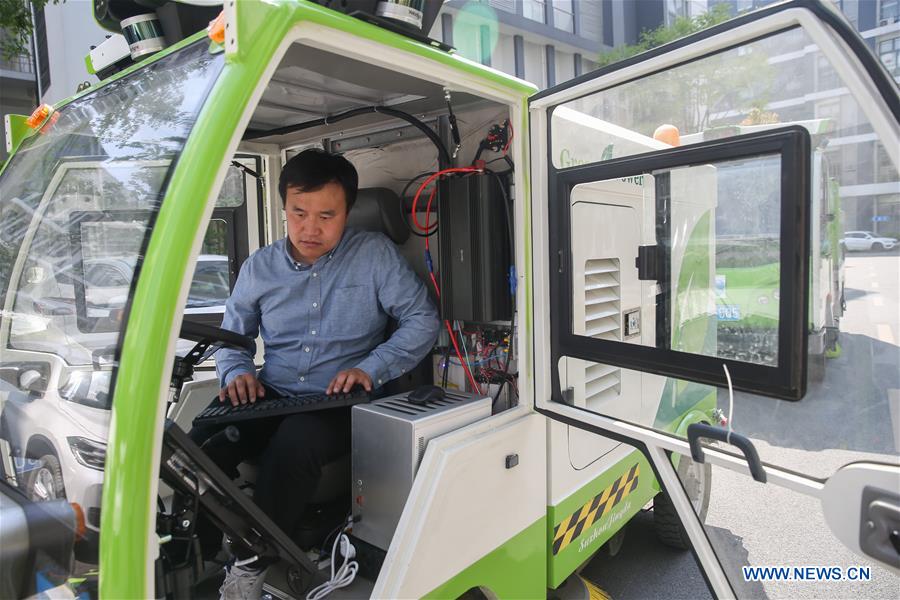 CHINA-SHANGHAI-DRIVERLESS-STREET SWEEPER (CN)