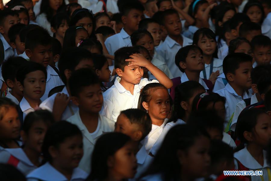 PHILIPPINES-QUEZON CITY-FIRST DAY OF SCHOOL