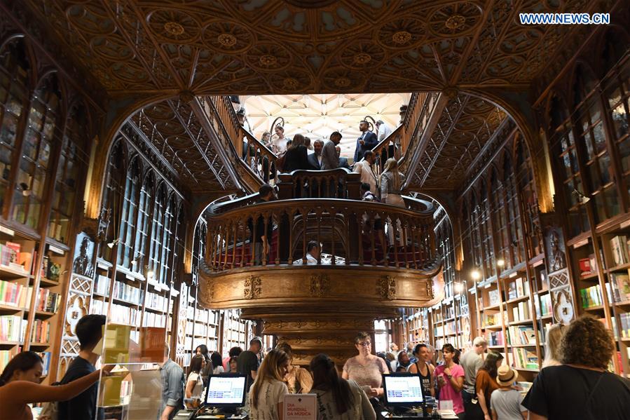 PORTUGAL-PORTO-LELLO BOOKSHOP-CHINA DAY