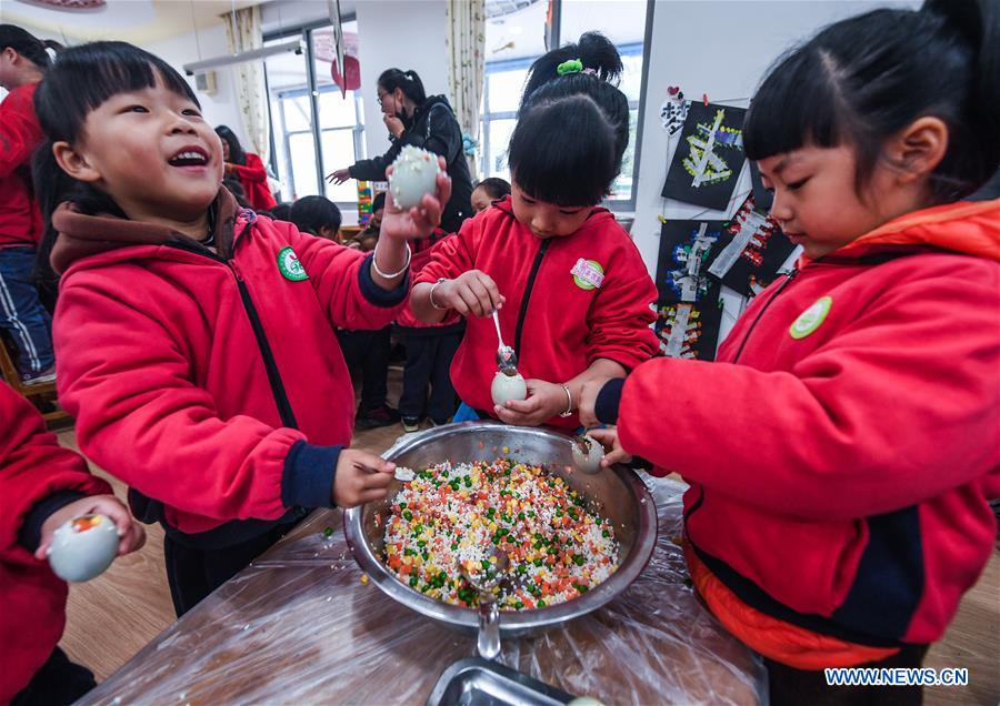 CHINA-ZHEJIANG-CHANGXING-LIGHT SNOW-TRADITIONAL FOOD (CN)