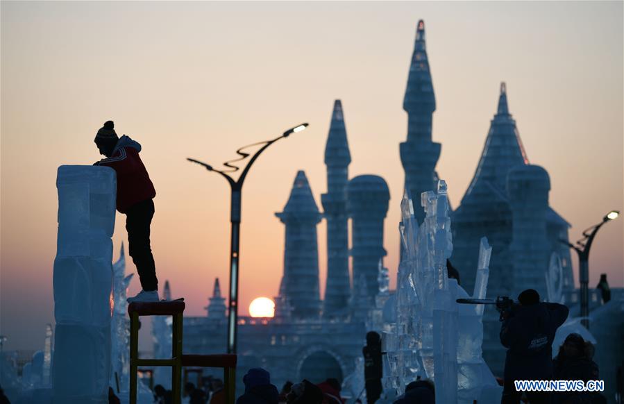 CHINA-HARBIN-ICE SCULPTURE-COMPETITION (CN)