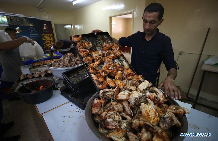 MIDEAST-NABLUS-RAMADAN-CHARITY