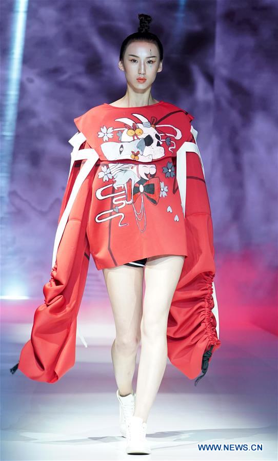 CHINA-CHENGDU-COLLEGE-FASHION WEEK (CN)