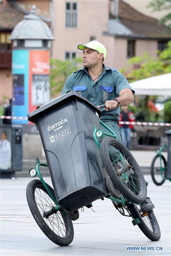 CROATIA-ZAGREB-GARBAGE CART RACE