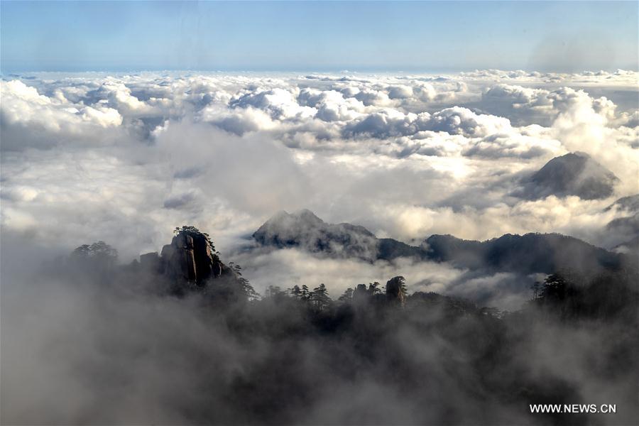 #CHINA-ANHUI-HUANGSHAN-CLOUDS-SCENERY(CN)