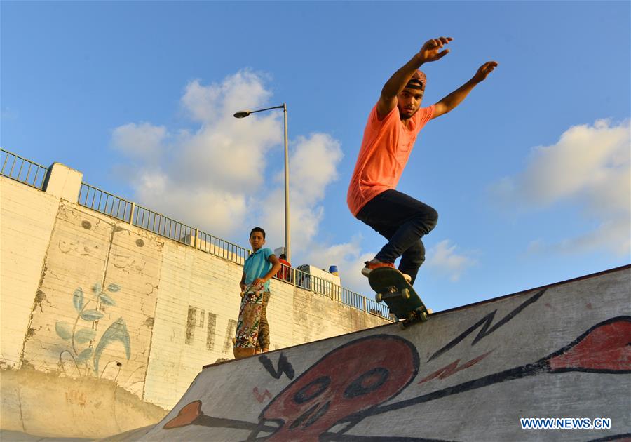 MIDEAST-GAZA-DAILY LIFE-SKATING