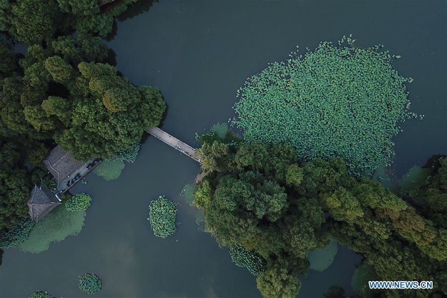 CHINA-HANGZHOU-WEST LAKE (CN)