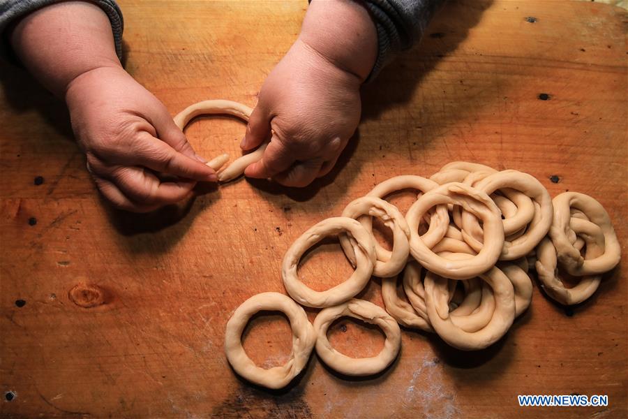 TURKEY-MALATYA-FOOD-SIMIT