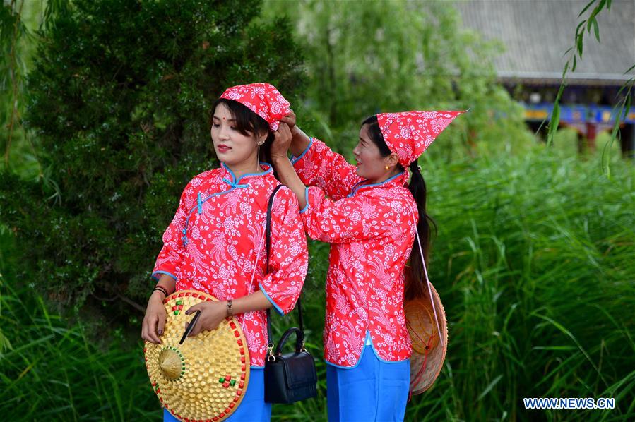 CHINA-GANSU-FOLK CUSTOM-YOUNG LADIES' FESTIVAL (CN)