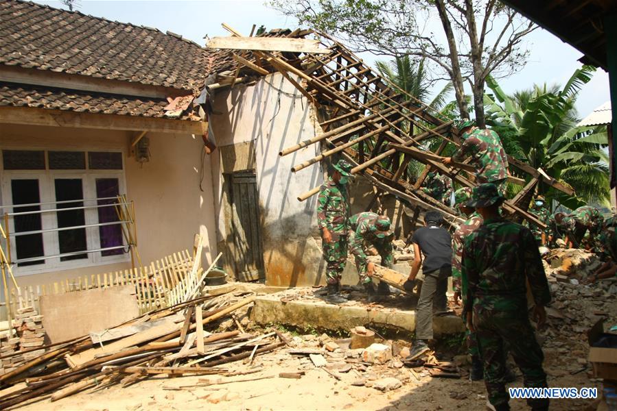 INDONESIA-BANTEN-QUAKE-WARNING