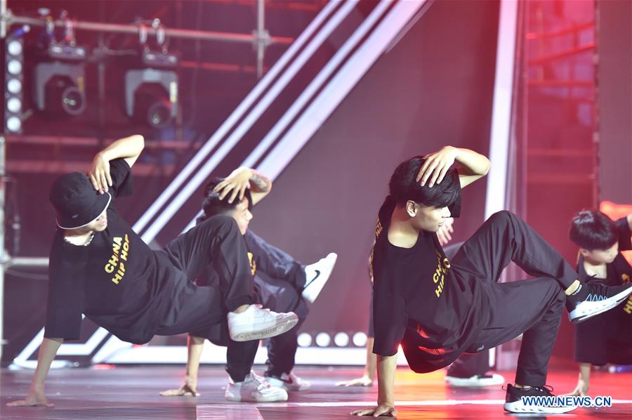 CHINA-ZHENGZHOU-STREET DANCE (CN)