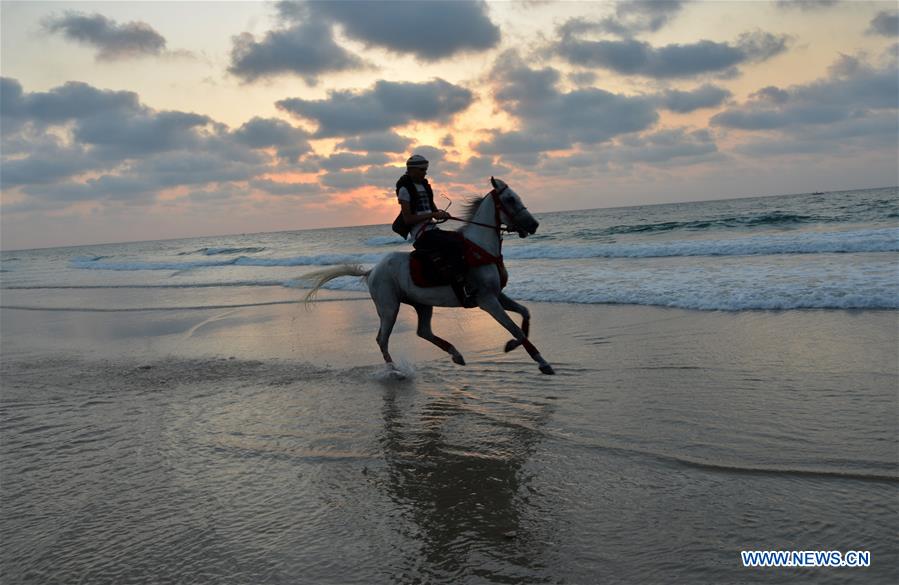 MIDEAST-GAZA-SUNSET