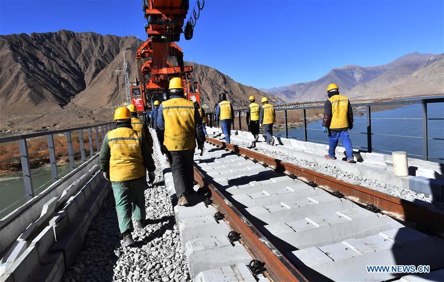 CHINA-TIBET-LHASA-NYINGCHI RAILWAY-BRIDGE-RAIL LAYING-COMPLETION (CN)