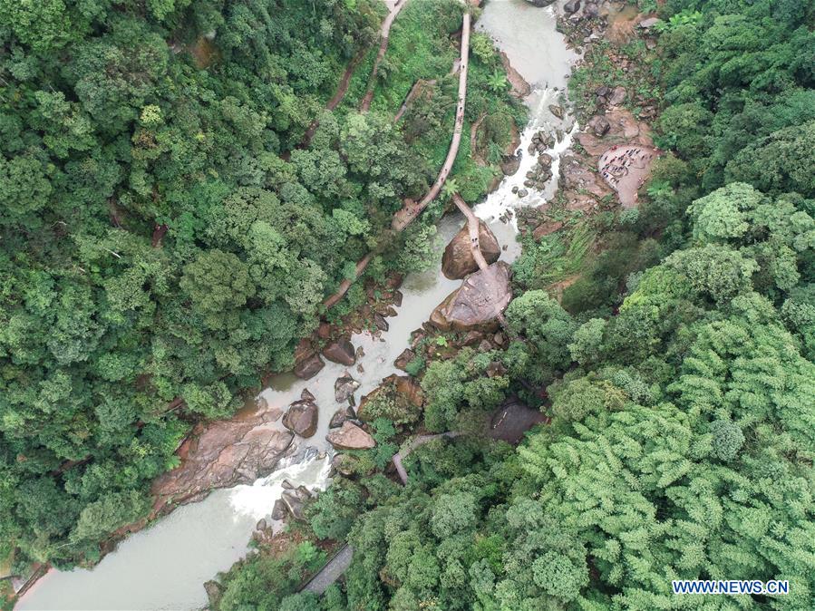 CHINA-GUIZHOU-CHISHUI WATERFALL-SCENERY (CN)