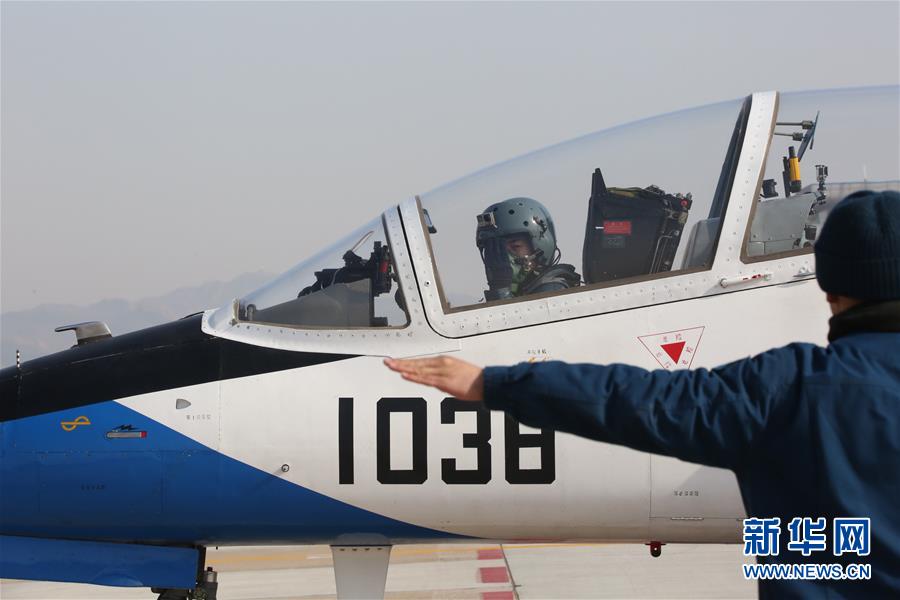 （圖文互動）（1）空軍首次在飛行院校推廣教-8飛機(jī)失速尾旋訓(xùn)練 