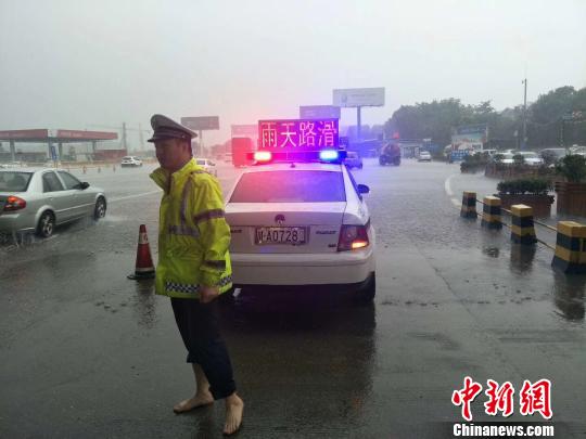 成都遭遇強(qiáng)降雨天氣過程蒲江降雨量已超300毫米