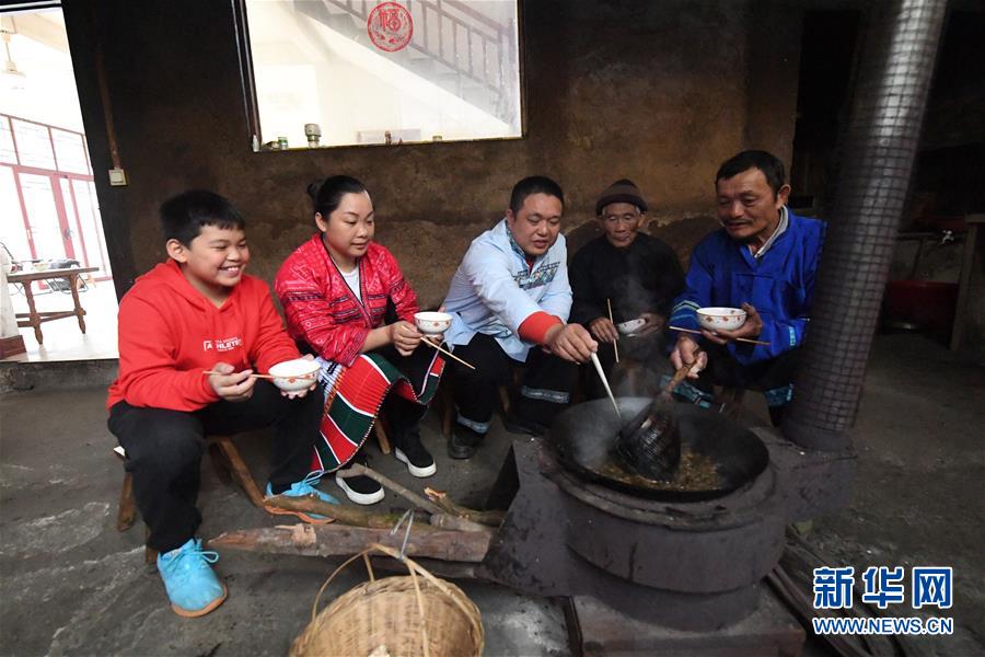 （輝煌60年·壯美新廣西·圖文互動）（2）和睦相處一家親 攜手并進謀發(fā)展——廣西民族團結(jié)發(fā)展觀察