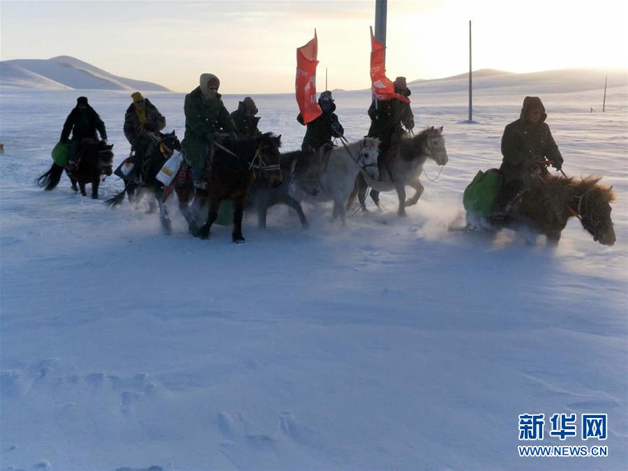 （新華全媒頭條·圖文互動(dòng)）（3）風(fēng)雪中傳遞溫暖的力量——記青海干部群眾抗擊玉樹(shù)雪災(zāi)