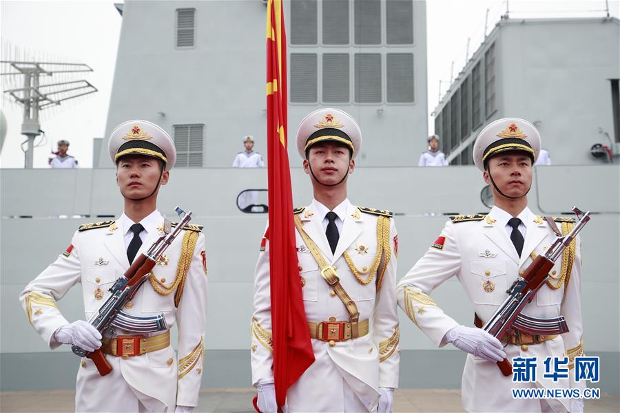 （新華全媒頭條·人民海軍70年·圖文互動）（1）奏響新時代海上和平樂章——人民海軍成立70周年海上閱兵活動紀實