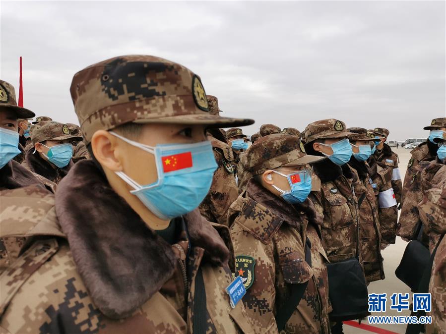 （聚焦疫情防控·圖文互動）（3）空軍出動3型11架運輸機(jī)多地同步向武漢空運醫(yī)療隊員