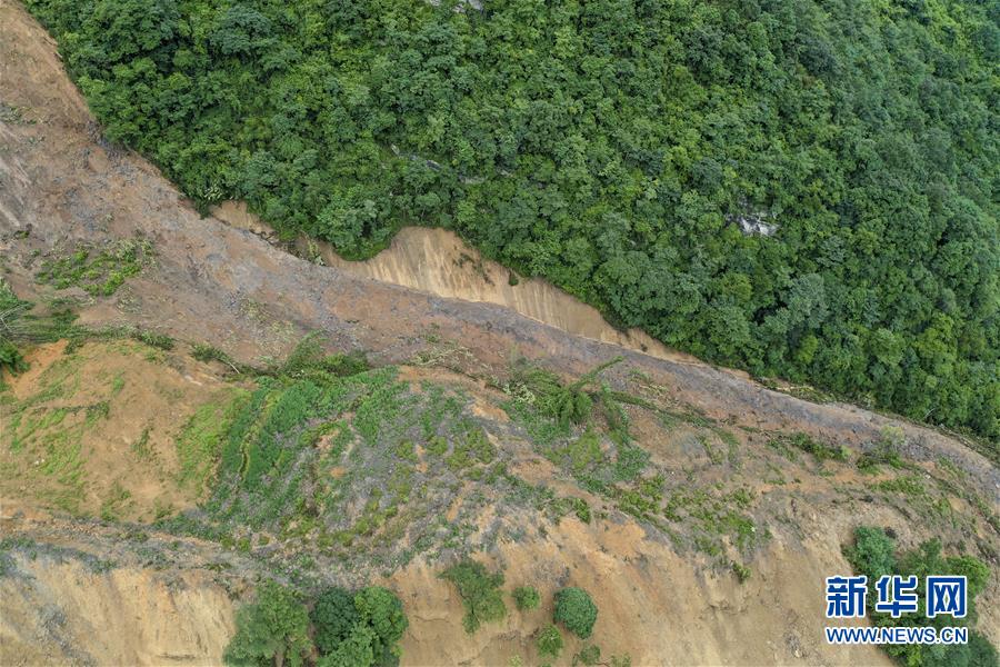 （防汛抗洪）（1）重慶武隆山體滑坡形成堰塞湖