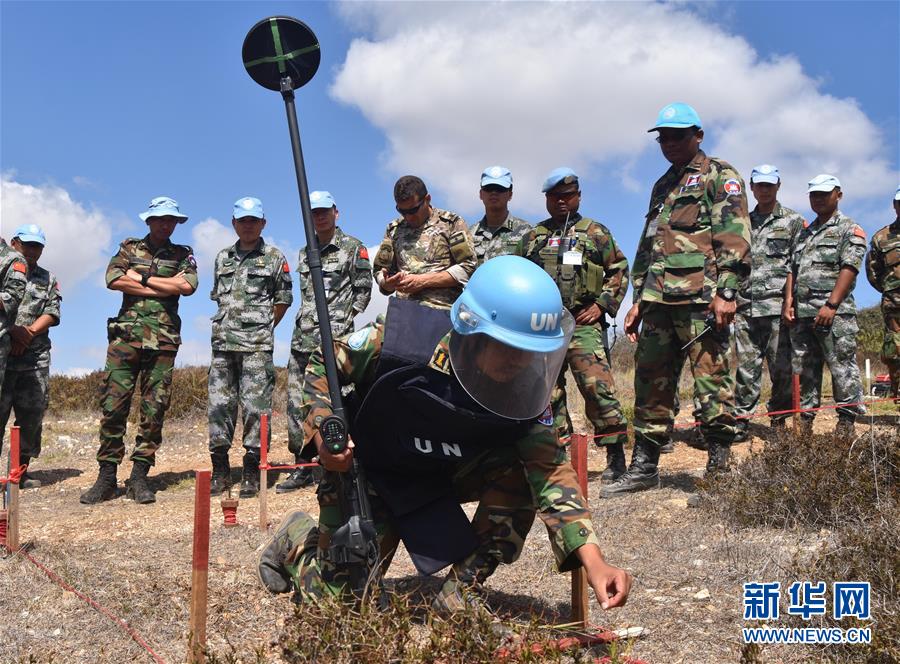 （國際）（1）中柬赴黎維和部隊(duì)組織掃雷作業(yè)現(xiàn)場研討